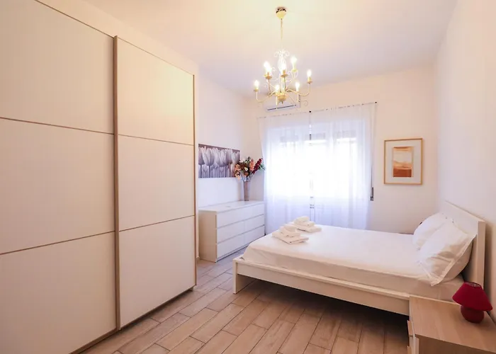 15min Center - Charme & Chic With Hot Tub Apartment