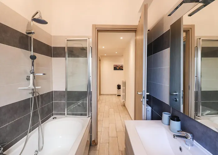 Apartment 15min Center - Charme & Chic With Hot Tub Rom